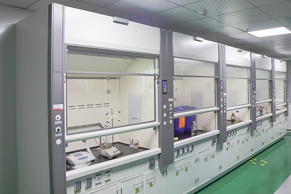 實驗室通風柜通風系統控制采用壓力傳送器控制主管實現穩定風速
